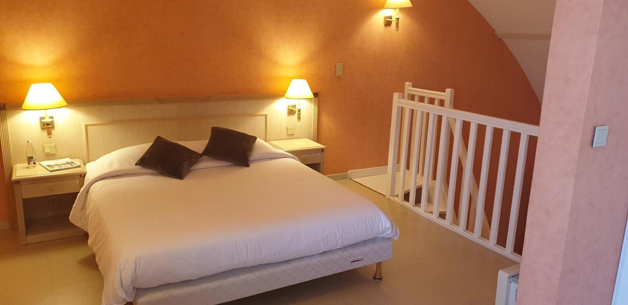 Logis L'Auberge Bourbonnaise Saint-Yorre Екстериор снимка