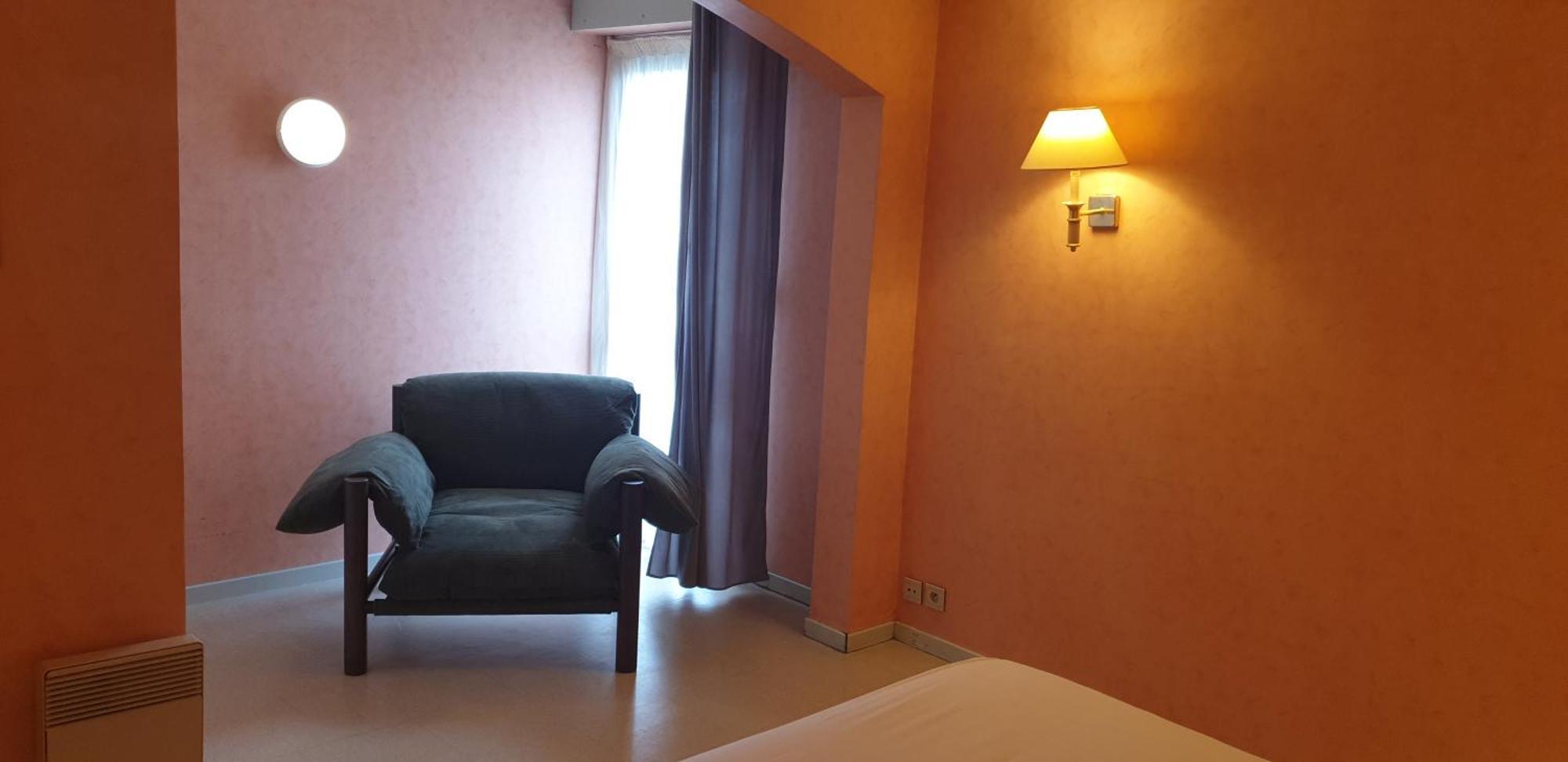 Logis L'Auberge Bourbonnaise Saint-Yorre Екстериор снимка