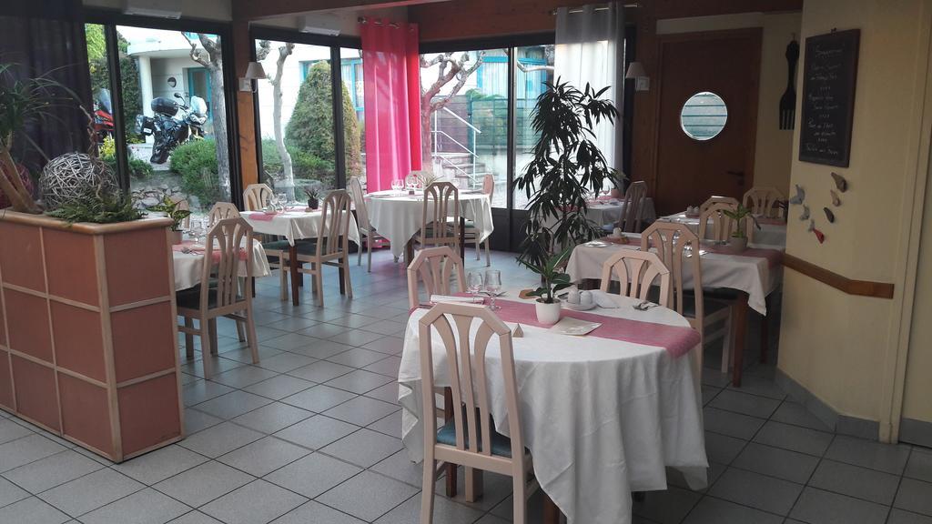 Logis L'Auberge Bourbonnaise Saint-Yorre Екстериор снимка