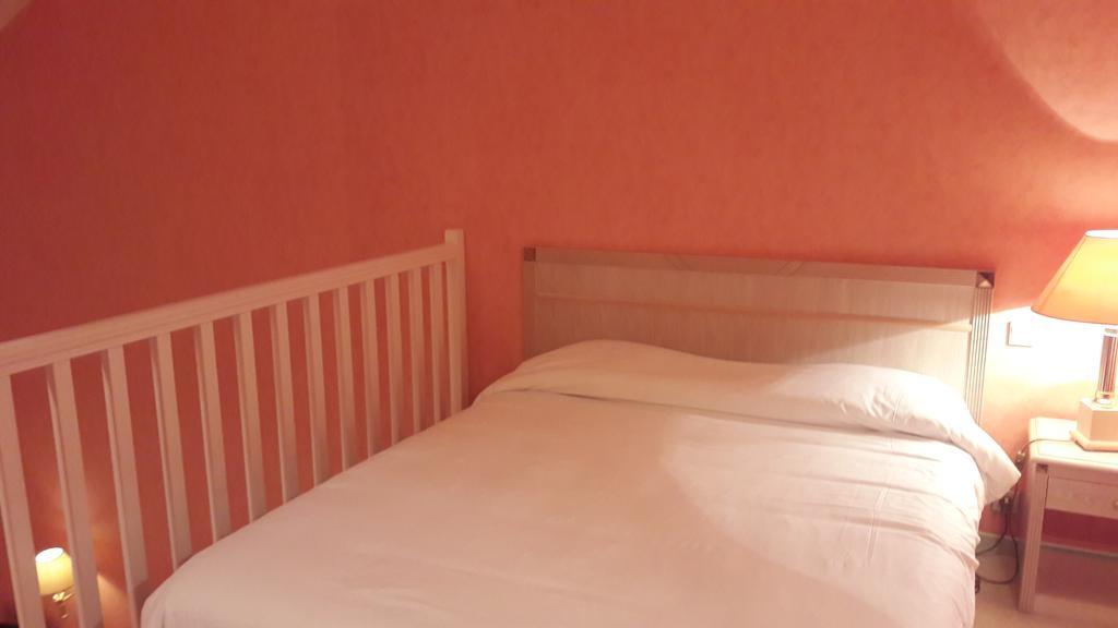 Logis L'Auberge Bourbonnaise Saint-Yorre Екстериор снимка