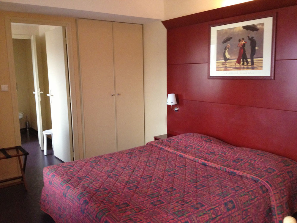 Logis L'Auberge Bourbonnaise Saint-Yorre Екстериор снимка