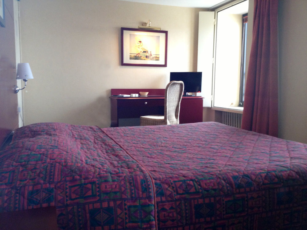 Logis L'Auberge Bourbonnaise Saint-Yorre Екстериор снимка