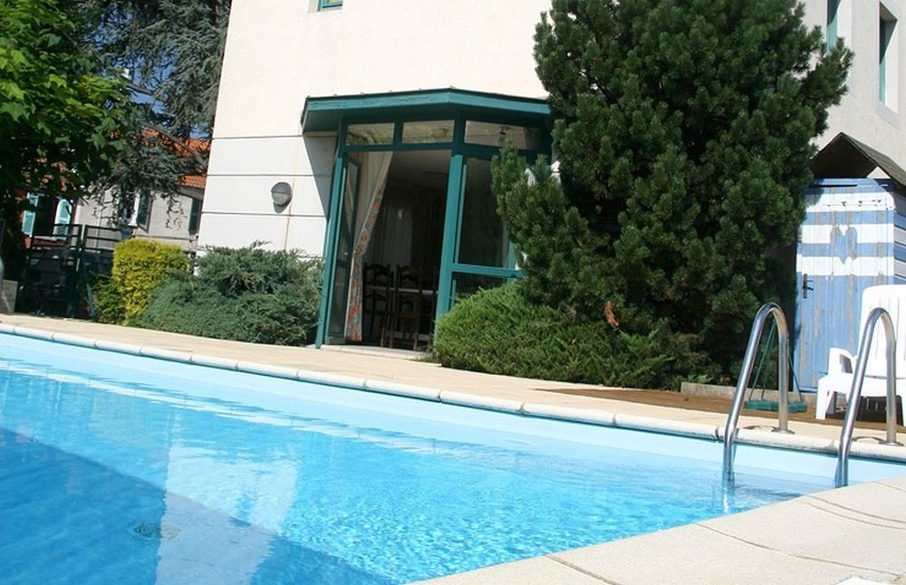 Logis L'Auberge Bourbonnaise Saint-Yorre Екстериор снимка