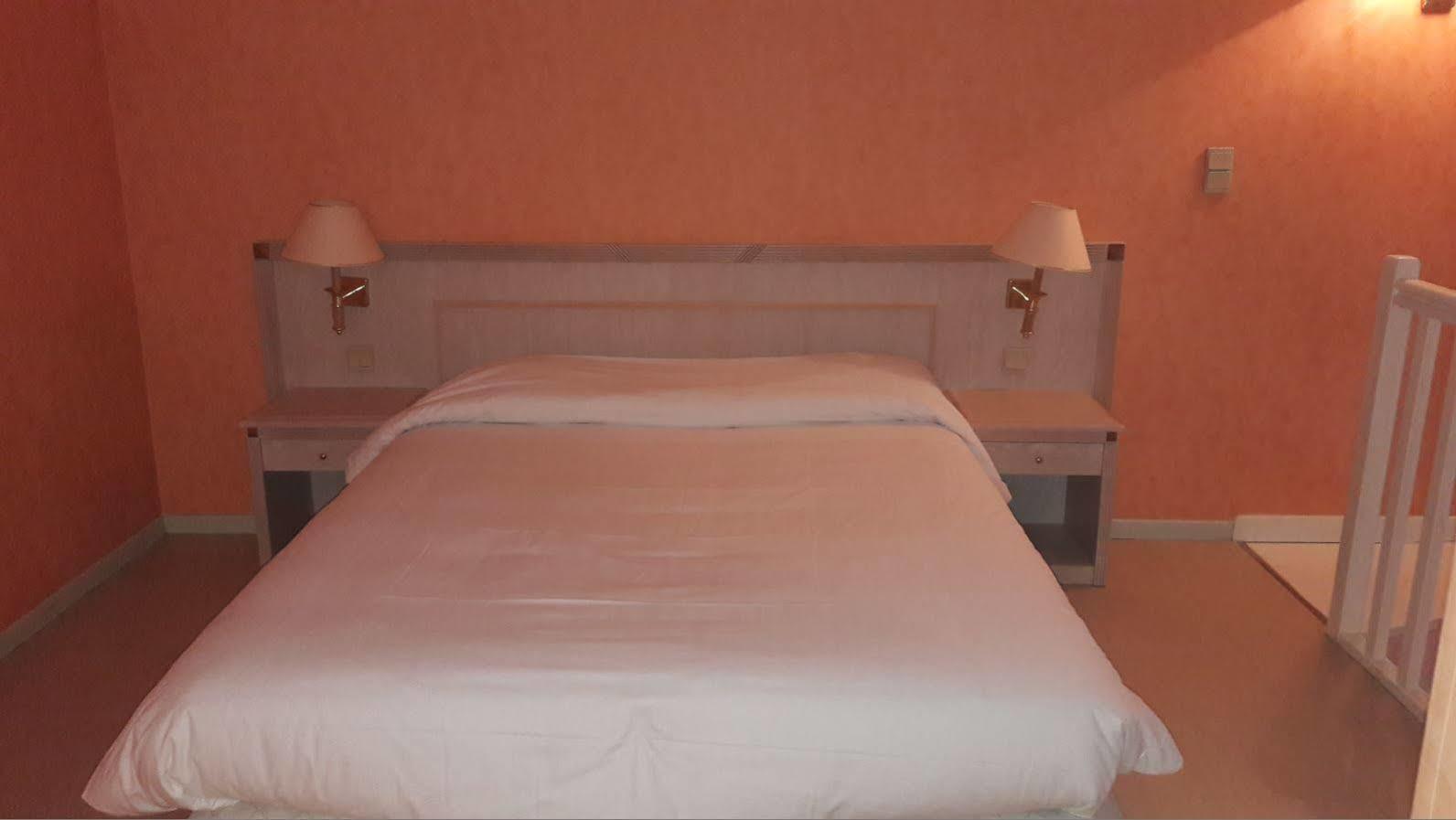 Logis L'Auberge Bourbonnaise Saint-Yorre Екстериор снимка